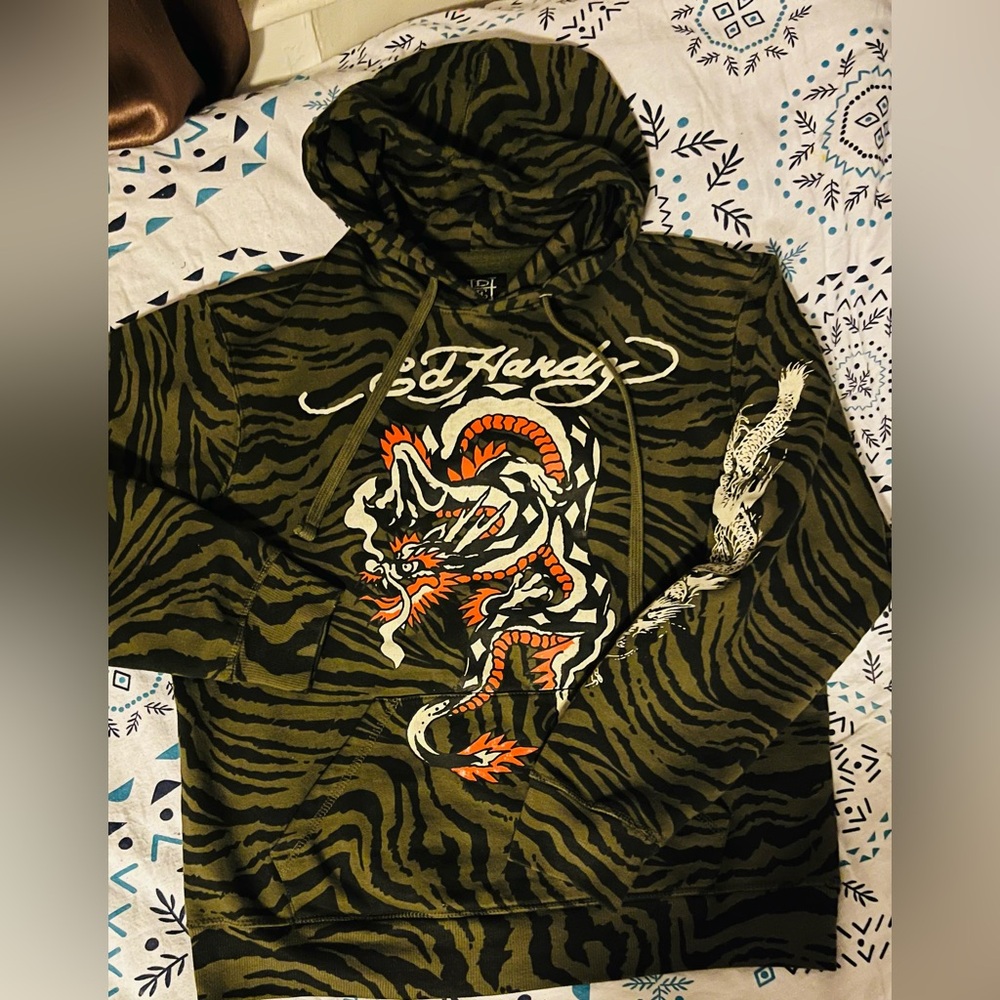 Ed Hardy Hoodie 💚🖤 Men’s size L 🐲🐉
